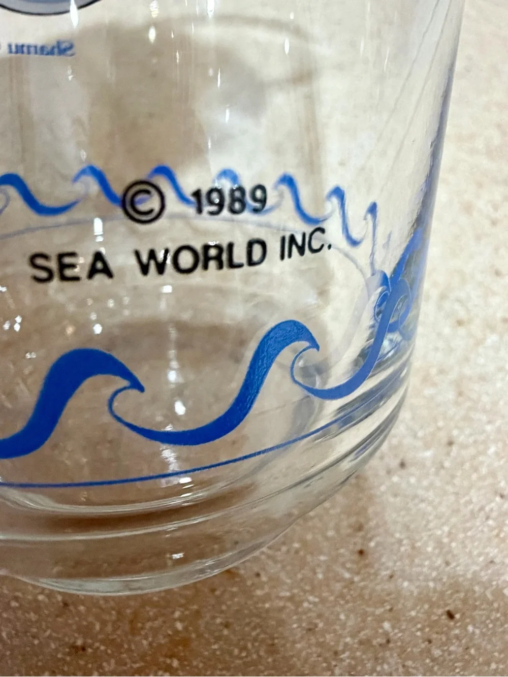 Vintage Glass Drinkware SeaWorld Shamu Black White Blue Orca Killer Whale 13 oz